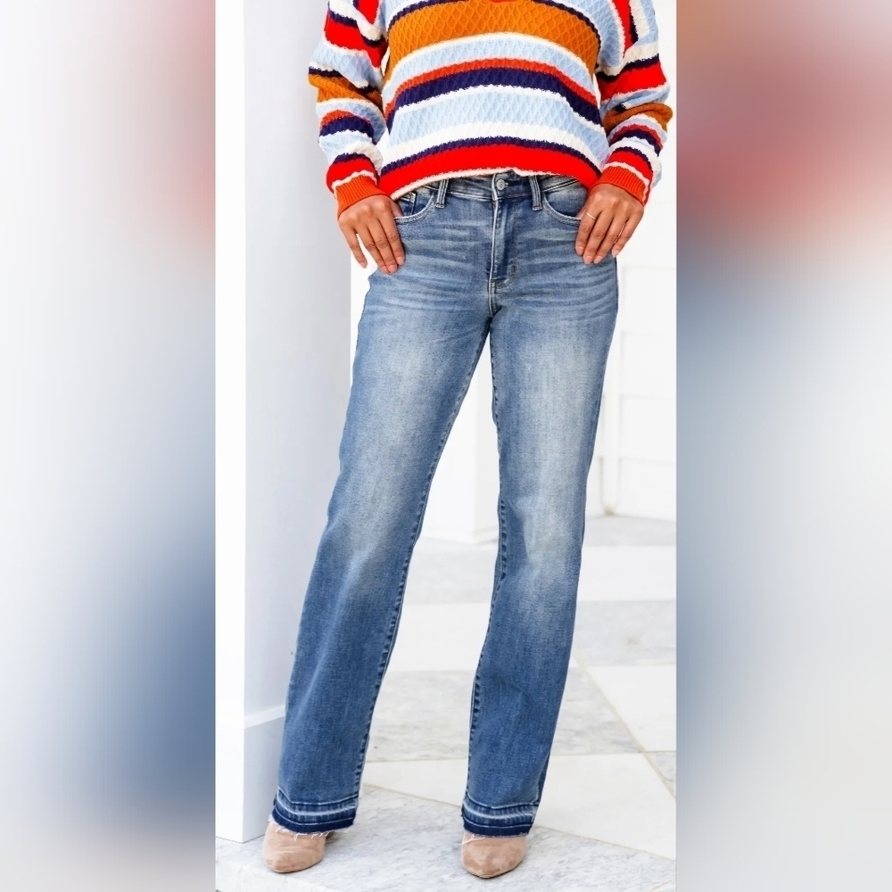 Judy Blue Mid Rise Medium Wash Released Hem Straight Jeans Retail NEW 0/24 - Picture 5 of 12